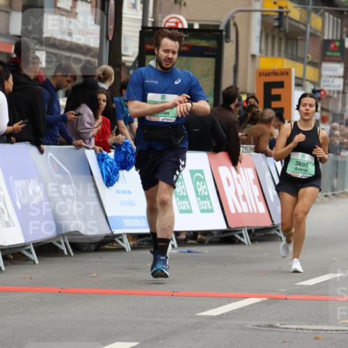 21.09.2025 - PSD Bank Halbmarathon Strokosch-Dieckow http://msf.ph/oto/8947719 21.09.2025 12:23:05 Ziel 1295, 1675, 3695, 3742 meine-sportfotos.de