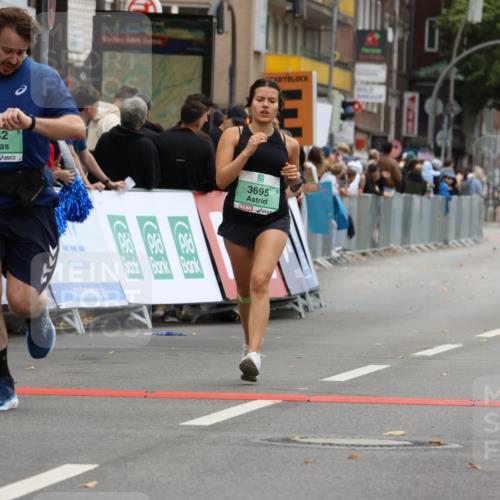 21.09.2025 - PSD Bank Halbmarathon Strokosch-Dieckow http://msf.ph/oto/8947723 21.09.2025 12:23:06 Ziel 1295, 1675, 3695, 3742 meine-sportfotos.de