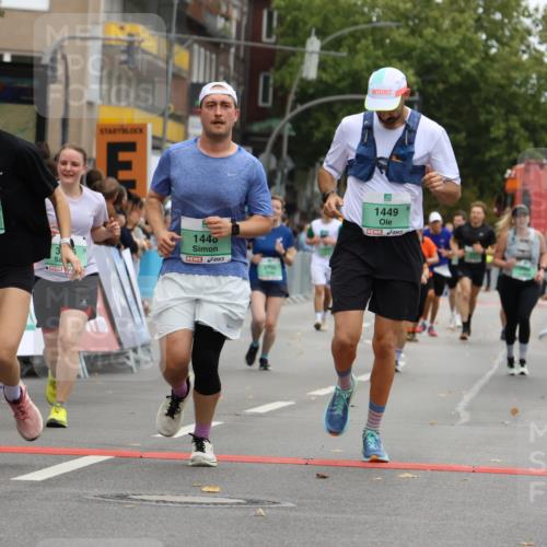 21.09.2025 - PSD Bank Halbmarathon Strokosch-Dieckow http://msf.ph/oto/8947763 21.09.2025 12:23:39 Ziel 1011, 1012, 1013, 1448, 1449, 1612, 1613, 2987, 3225, 3368, 3515, 3546 meine-sportfotos.de