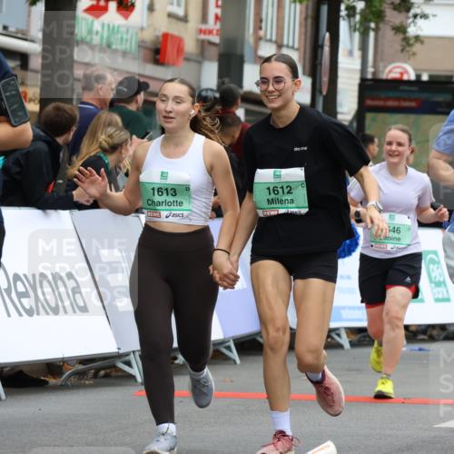 21.09.2025 - PSD Bank Halbmarathon Strokosch-Dieckow http://msf.ph/oto/8947767 21.09.2025 12:23:41 Ziel 1011, 1012, 1013, 1166, 1448, 1449, 1612, 1613, 2729, 2987, 3225, 3359, 3368, 3515, 3546 meine-sportfotos.de
