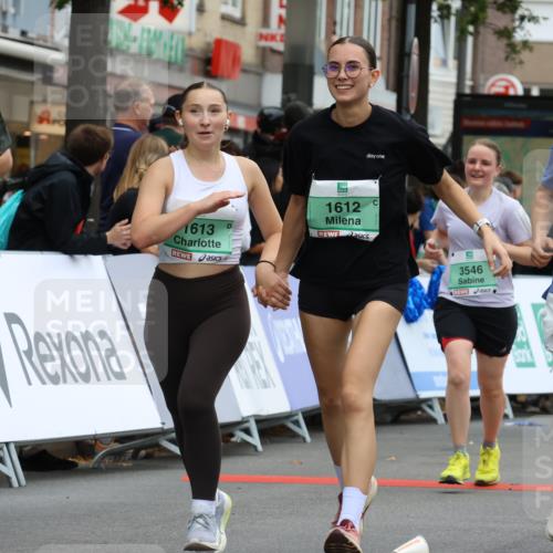 21.09.2025 - PSD Bank Halbmarathon Strokosch-Dieckow http://msf.ph/oto/8947773 21.09.2025 12:23:41 Ziel 1011, 1012, 1013, 1166, 1448, 1449, 1612, 1613, 2729, 2987, 3225, 3359, 3368, 3515, 3546 meine-sportfotos.de
