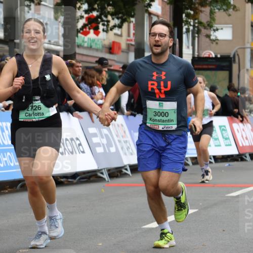 21.09.2025 - PSD Bank Halbmarathon Strokosch-Dieckow http://msf.ph/oto/8947800 21.09.2025 12:28:20 Ziel 2726, 3000, 3422, 3658, 3776 meine-sportfotos.de