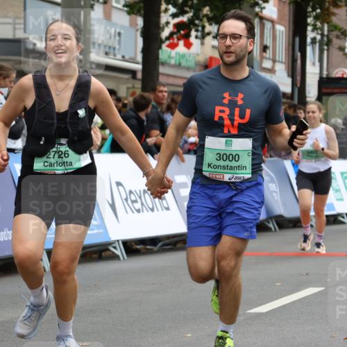 21.09.2025 - PSD Bank Halbmarathon Strokosch-Dieckow http://msf.ph/oto/8947810 21.09.2025 12:28:21 Ziel 2726, 3000, 3422, 3776 meine-sportfotos.de