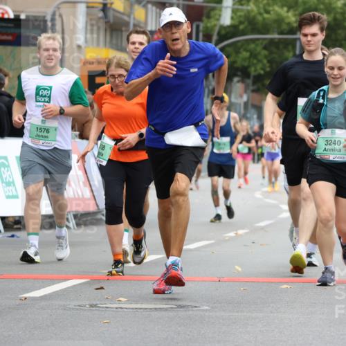 21.09.2025 - PSD Bank Halbmarathon Strokosch-Dieckow http://msf.ph/oto/8947813 21.09.2025 12:23:56 Ziel 1005, 1163, 1166, 1380, 1575, 1576, 2250, 2729, 2810, 2827, 3138, 3240, 3359, 3616 meine-sportfotos.de