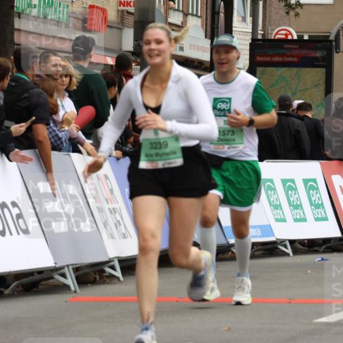 21.09.2025 - PSD Bank Halbmarathon Strokosch-Dieckow http://msf.ph/oto/8947845 21.09.2025 12:28:46 Ziel 1065, 1573, 3239, 3684, 3685 meine-sportfotos.de