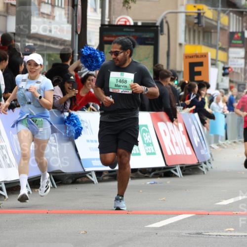 21.09.2025 - PSD Bank Halbmarathon Strokosch-Dieckow http://msf.ph/oto/8947923 21.09.2025 12:29:54 Ziel 1467, 1468, 3287, 3351 meine-sportfotos.de