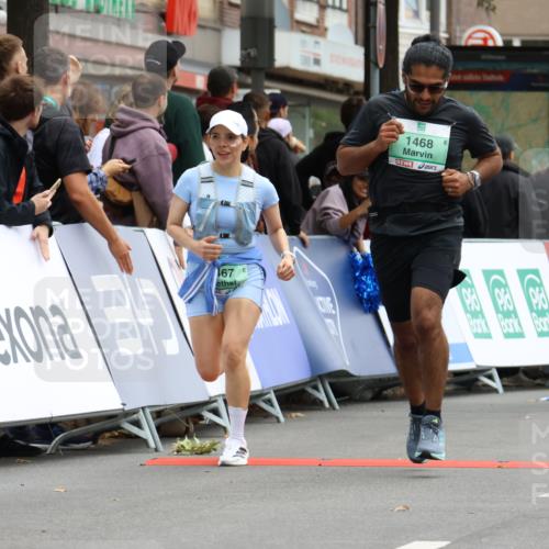 21.09.2025 - PSD Bank Halbmarathon Strokosch-Dieckow http://msf.ph/oto/8947930 21.09.2025 12:29:54 Ziel 1467, 1468, 3287, 3351 meine-sportfotos.de