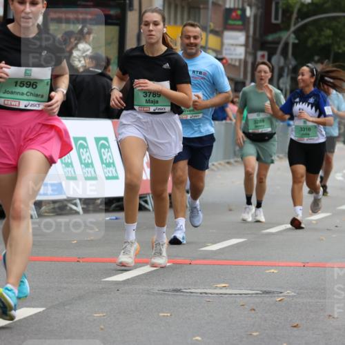 21.09.2025 - PSD Bank Halbmarathon Strokosch-Dieckow http://msf.ph/oto/8948045 21.09.2025 12:32:02 Ziel 1595, 1596, 2679, 3289, 3316, 3789, 3994 meine-sportfotos.de