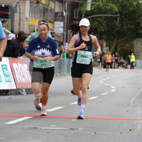 21.09.2025 - PSD Bank Halbmarathon Strokosch-Dieckow http://msf.ph/oto/8948048 21.09.2025 12:32:06 Ziel 1595, 1596, 2679, 3289, 3316, 3789, 3994 meine-sportfotos.de