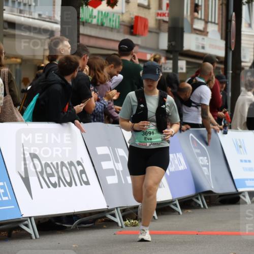 21.09.2025 - PSD Bank Halbmarathon Strokosch-Dieckow http://msf.ph/oto/8948087 21.09.2025 12:33:03 Ziel 3522, 3691, 3705 meine-sportfotos.de