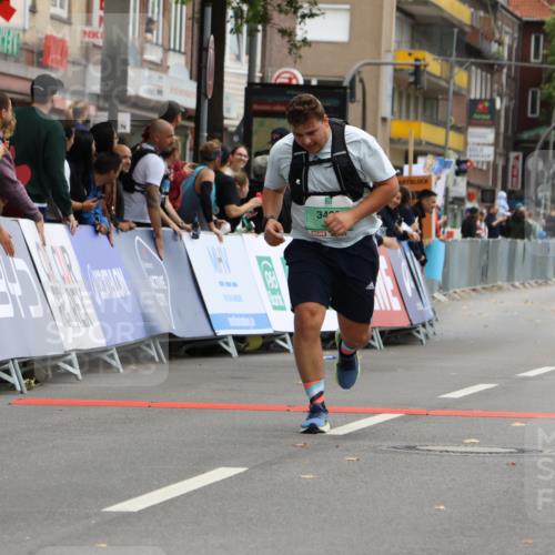 21.09.2025 - PSD Bank Halbmarathon Strokosch-Dieckow http://msf.ph/oto/8948095 21.09.2025 12:33:20 Ziel 1301, 1302, 3250, 3370, 3400 meine-sportfotos.de