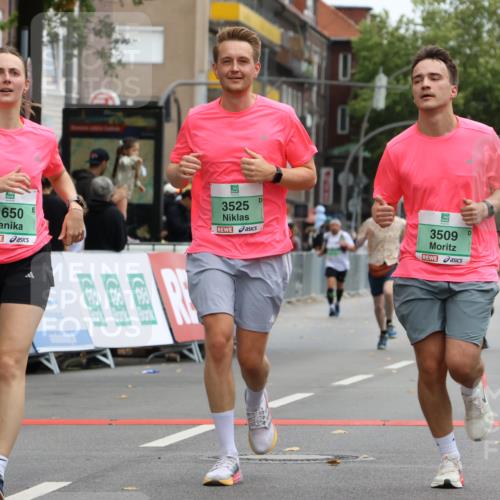 21.09.2025 - PSD Bank Halbmarathon Strokosch-Dieckow http://msf.ph/oto/8948127 21.09.2025 12:33:58 Ziel 1650, 2735, 3509, 3525, 3693, 3697, 3806, 3812, 3825, 3826, 3862 meine-sportfotos.de