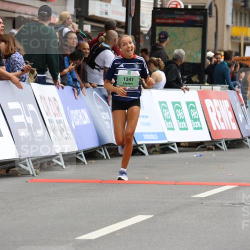 21.09.2025 - PSD Bank Halbmarathon Strokosch-Dieckow http://msf.ph/oto/8948166 21.09.2025 12:35:09 Ziel 1341, 1680, 3387, 3811, 3883 meine-sportfotos.de