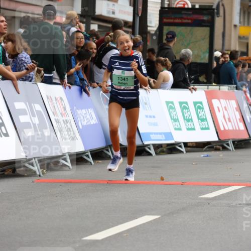 21.09.2025 - PSD Bank Halbmarathon Strokosch-Dieckow http://msf.ph/oto/8948168 21.09.2025 12:35:09 Ziel 1341, 1680, 3387, 3811, 3883 meine-sportfotos.de