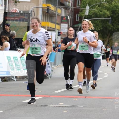 21.09.2025 - PSD Bank Halbmarathon Strokosch-Dieckow http://msf.ph/oto/8948178 21.09.2025 12:35:17 Ziel 1278, 1279, 1341, 2647, 3322, 3442, 3508, 3883 meine-sportfotos.de