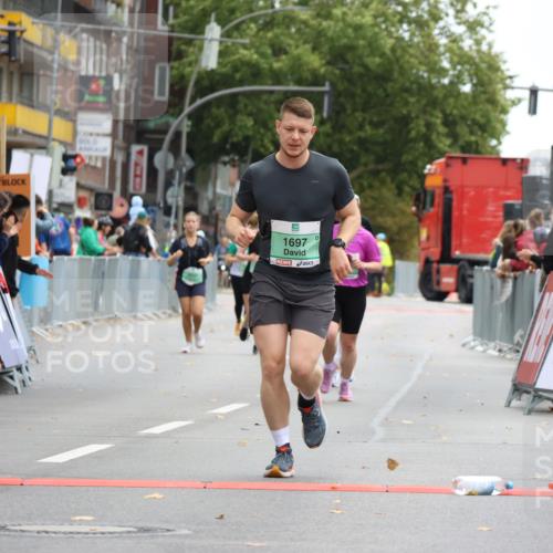 21.09.2025 - PSD Bank Halbmarathon Strokosch-Dieckow http://msf.ph/oto/8948183 21.09.2025 12:35:30 Ziel 1697, 2524, 3322, 3442, 3788 meine-sportfotos.de