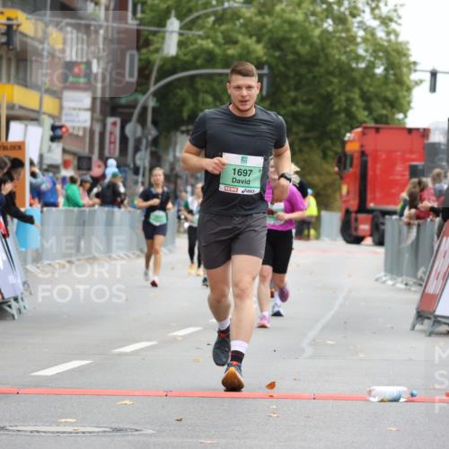 21.09.2025 - PSD Bank Halbmarathon Strokosch-Dieckow http://msf.ph/oto/8948186 21.09.2025 12:35:30 Ziel 1697, 2524, 3322, 3442, 3788 meine-sportfotos.de