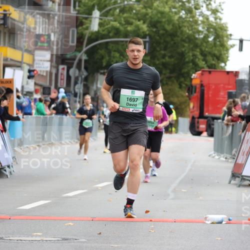 21.09.2025 - PSD Bank Halbmarathon Strokosch-Dieckow http://msf.ph/oto/8948187 21.09.2025 12:35:30 Ziel 1697, 2524, 3322, 3442, 3788 meine-sportfotos.de
