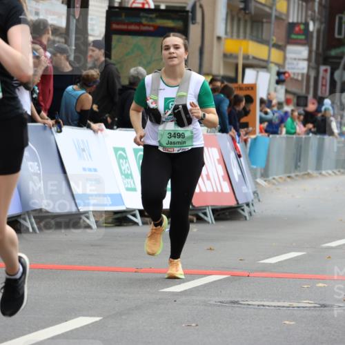 21.09.2025 - PSD Bank Halbmarathon Strokosch-Dieckow http://msf.ph/oto/8948200 21.09.2025 12:35:47 Ziel 3404, 3499, 3502, 3650, 3664 meine-sportfotos.de