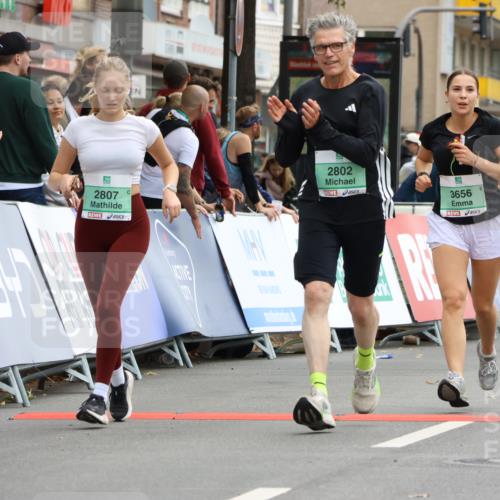 21.09.2025 - PSD Bank Halbmarathon Strokosch-Dieckow http://msf.ph/oto/8948229 21.09.2025 12:36:36 Ziel 2802, 2807, 3035, 3656, 3721, 3772 meine-sportfotos.de