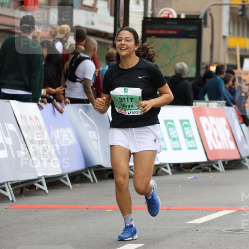 21.09.2025 - PSD Bank Halbmarathon Strokosch-Dieckow http://msf.ph/oto/8948296 21.09.2025 12:37:50 Ziel 3377, 3405, 3553, 3717 meine-sportfotos.de