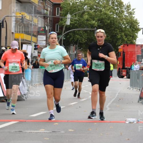 21.09.2025 - PSD Bank Halbmarathon Strokosch-Dieckow http://msf.ph/oto/8948334 21.09.2025 12:38:42 Ziel 3158, 3821, 3861 meine-sportfotos.de
