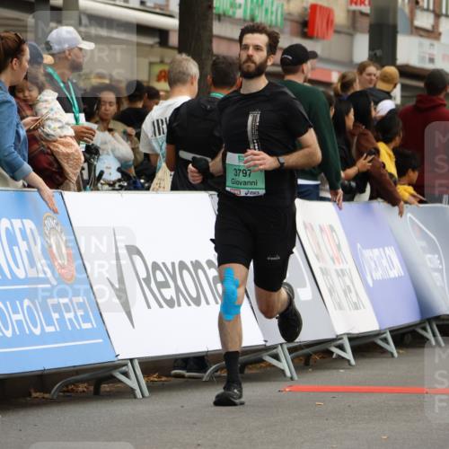 21.09.2025 - PSD Bank Halbmarathon Strokosch-Dieckow http://msf.ph/oto/8948368 21.09.2025 12:39:17 Ziel 2765, 3566, 3797 meine-sportfotos.de
