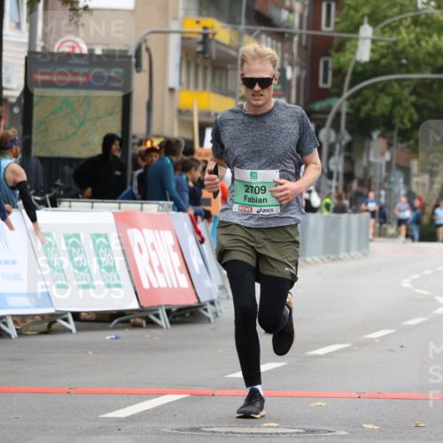 21.09.2025 - PSD Bank Halbmarathon Strokosch-Dieckow http://msf.ph/oto/8948392 21.09.2025 12:39:32 Ziel 2709, 2765, 3566, 3622, 3623 meine-sportfotos.de
