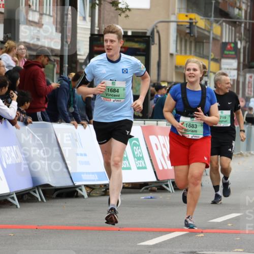 21.09.2025 - PSD Bank Halbmarathon Strokosch-Dieckow http://msf.ph/oto/8948414 21.09.2025 12:40:37 Ziel 1683, 1684, 3718, 3719 meine-sportfotos.de
