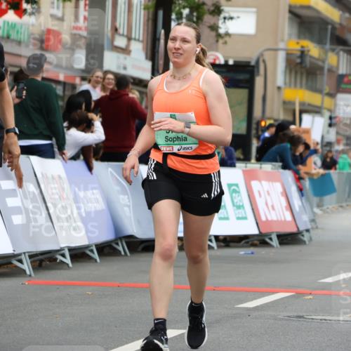 21.09.2025 - PSD Bank Halbmarathon Strokosch-Dieckow http://msf.ph/oto/8948432 21.09.2025 12:40:44 Ziel 1683, 1684, 3718, 3719 meine-sportfotos.de