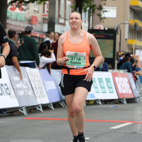 21.09.2025 - PSD Bank Halbmarathon Strokosch-Dieckow http://msf.ph/oto/8948436 21.09.2025 12:40:44 Ziel 1683, 1684, 3718, 3719 meine-sportfotos.de