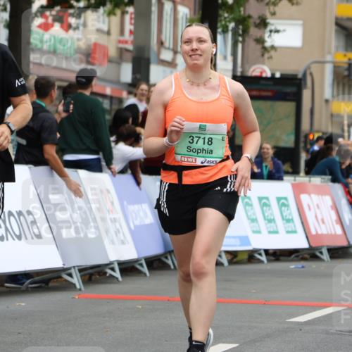 21.09.2025 - PSD Bank Halbmarathon Strokosch-Dieckow http://msf.ph/oto/8948437 21.09.2025 12:40:44 Ziel 1683, 1684, 3718, 3719 meine-sportfotos.de