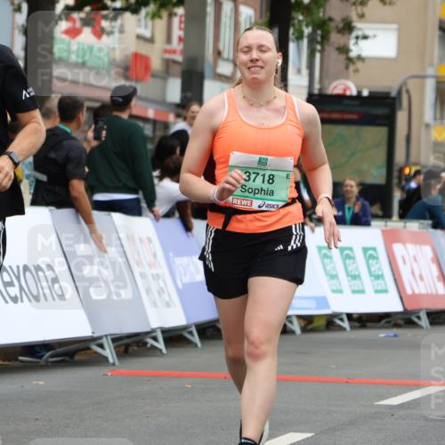 21.09.2025 - PSD Bank Halbmarathon Strokosch-Dieckow http://msf.ph/oto/8948438 21.09.2025 12:40:44 Ziel 1683, 1684, 3718, 3719 meine-sportfotos.de