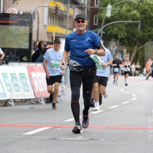 21.09.2025 - PSD Bank Halbmarathon Strokosch-Dieckow http://msf.ph/oto/8948447 21.09.2025 12:41:00 Ziel 1291, 1293, 1540, 3459, 3676 meine-sportfotos.de