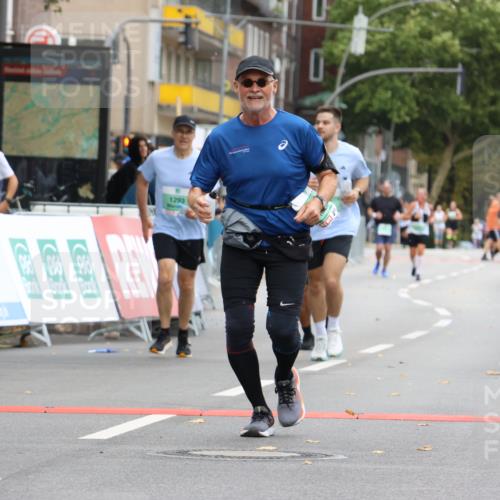 21.09.2025 - PSD Bank Halbmarathon Strokosch-Dieckow http://msf.ph/oto/8948449 21.09.2025 12:41:00 Ziel 1291, 1293, 1540, 3459, 3676 meine-sportfotos.de