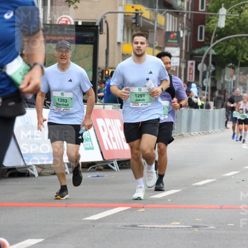 21.09.2025 - PSD Bank Halbmarathon Strokosch-Dieckow http://msf.ph/oto/8948453 21.09.2025 12:41:04 Ziel 1291, 1293, 1540, 3459, 3676 meine-sportfotos.de