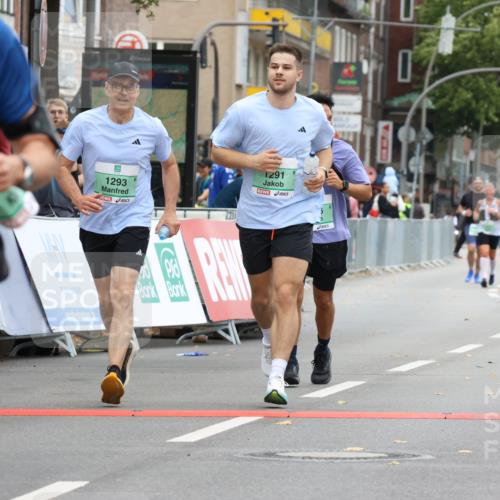 21.09.2025 - PSD Bank Halbmarathon Strokosch-Dieckow http://msf.ph/oto/8948456 21.09.2025 12:41:04 Ziel 1291, 1293, 1540, 3459, 3676 meine-sportfotos.de