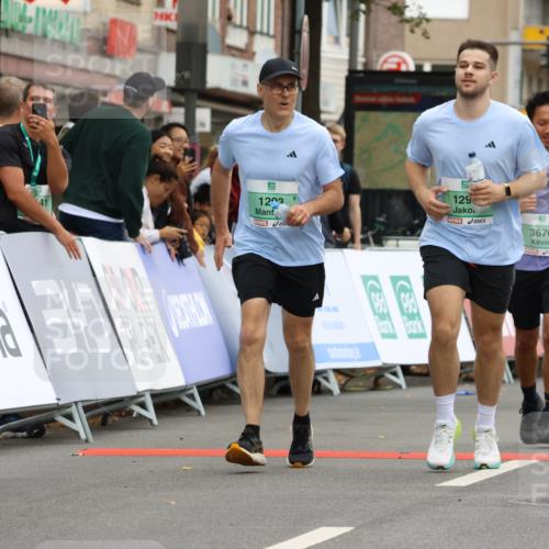 21.09.2025 - PSD Bank Halbmarathon Strokosch-Dieckow http://msf.ph/oto/8948458 21.09.2025 12:41:05 Ziel 1291, 1293, 1540, 3459, 3676 meine-sportfotos.de
