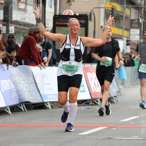 21.09.2025 - PSD Bank Halbmarathon Strokosch-Dieckow http://msf.ph/oto/8948467 21.09.2025 12:41:23 Ziel 1352, 1497, 3628 meine-sportfotos.de