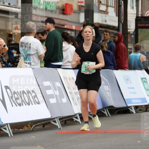 21.09.2025 - PSD Bank Halbmarathon Strokosch-Dieckow http://msf.ph/oto/8948618 21.09.2025 12:43:47 Ziel 3877 meine-sportfotos.de