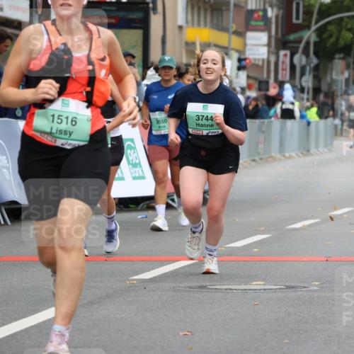 21.09.2025 - PSD Bank Halbmarathon Strokosch-Dieckow http://msf.ph/oto/8948654 21.09.2025 12:44:17 Ziel 1516, 3712, 3714, 3744, 3850 meine-sportfotos.de