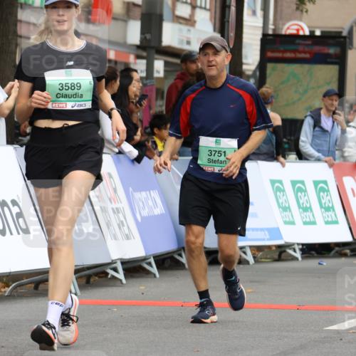 21.09.2025 - PSD Bank Halbmarathon Strokosch-Dieckow http://msf.ph/oto/8948731 21.09.2025 12:46:01 Ziel 1153, 3589, 3751 meine-sportfotos.de