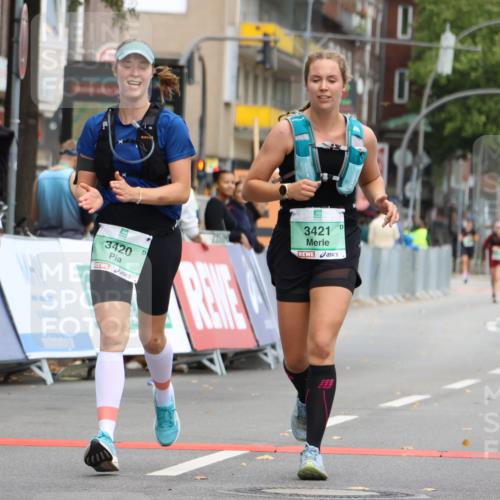 21.09.2025 - PSD Bank Halbmarathon Strokosch-Dieckow http://msf.ph/oto/8948776 21.09.2025 12:47:07 Ziel 3420, 3421 meine-sportfotos.de