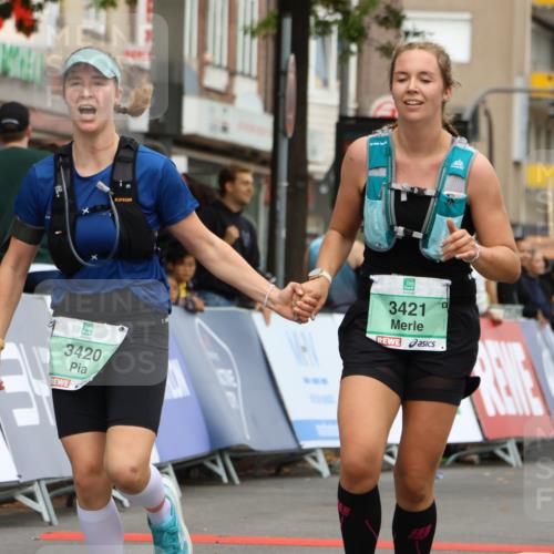 21.09.2025 - PSD Bank Halbmarathon Strokosch-Dieckow http://msf.ph/oto/8948779 21.09.2025 12:47:09 Ziel 3420, 3421 meine-sportfotos.de