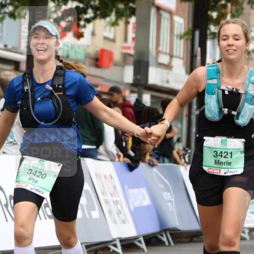 21.09.2025 - PSD Bank Halbmarathon Strokosch-Dieckow http://msf.ph/oto/8948786 21.09.2025 12:47:10 Ziel 3420, 3421 meine-sportfotos.de