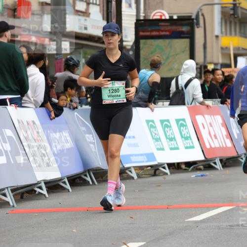 21.09.2025 - PSD Bank Halbmarathon Strokosch-Dieckow http://msf.ph/oto/8948799 21.09.2025 12:47:52 Ziel 1280, 1974, 3579 meine-sportfotos.de