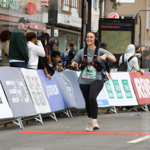 21.09.2025 - PSD Bank Halbmarathon Strokosch-Dieckow http://msf.ph/oto/8948806 21.09.2025 12:48:34 Ziel 3830, 3834 meine-sportfotos.de