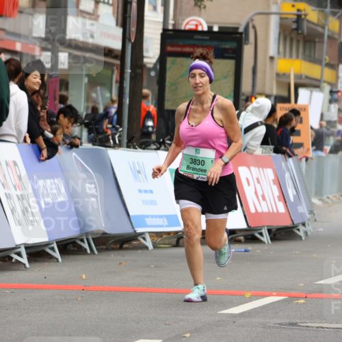 21.09.2025 - PSD Bank Halbmarathon Strokosch-Dieckow http://msf.ph/oto/8948816 21.09.2025 12:48:38 Ziel 3830, 3834 meine-sportfotos.de
