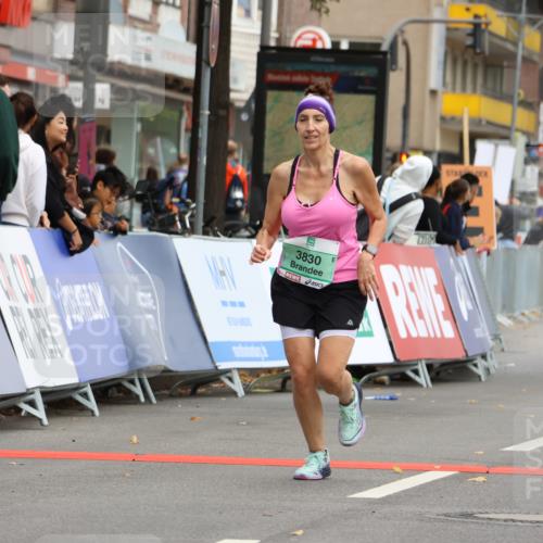 21.09.2025 - PSD Bank Halbmarathon Strokosch-Dieckow http://msf.ph/oto/8948817 21.09.2025 12:48:38 Ziel 3830, 3834 meine-sportfotos.de