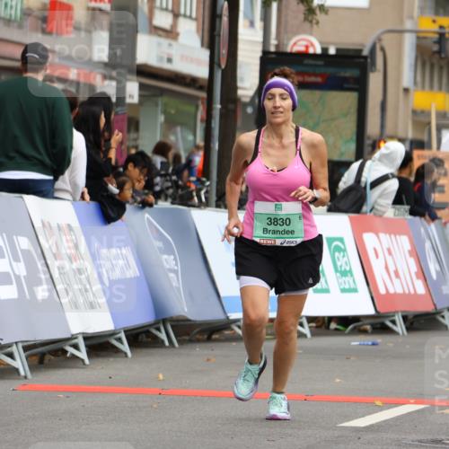 21.09.2025 - PSD Bank Halbmarathon Strokosch-Dieckow http://msf.ph/oto/8948823 21.09.2025 12:48:39 Ziel 3830, 3834 meine-sportfotos.de
